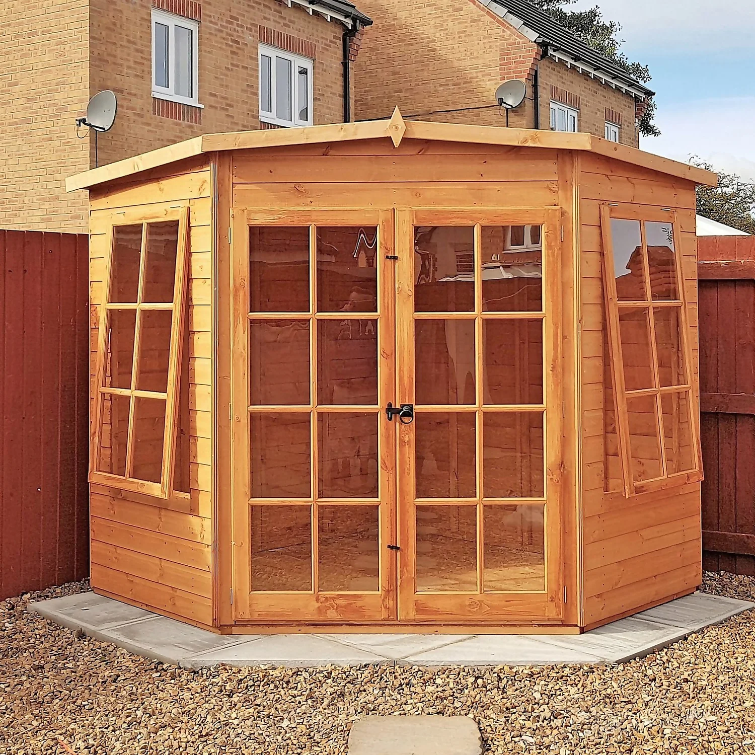 Shire Hampton Summerhouse - 7 X 7ft 1 Shire Hampton Summerhouse - 7 X 7ft