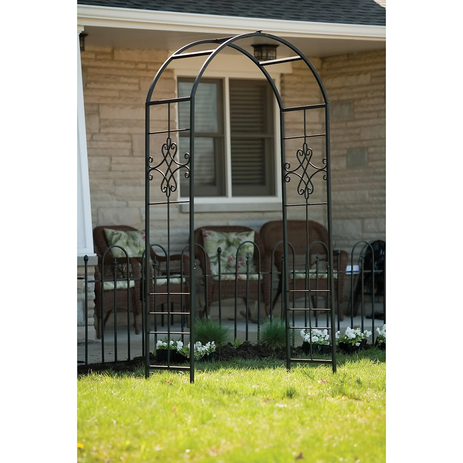 Panacea Quatrefoil Steel Garden Arch - Black 2 Panacea Quatrefoil Steel Garden Arch - Black - Image 2