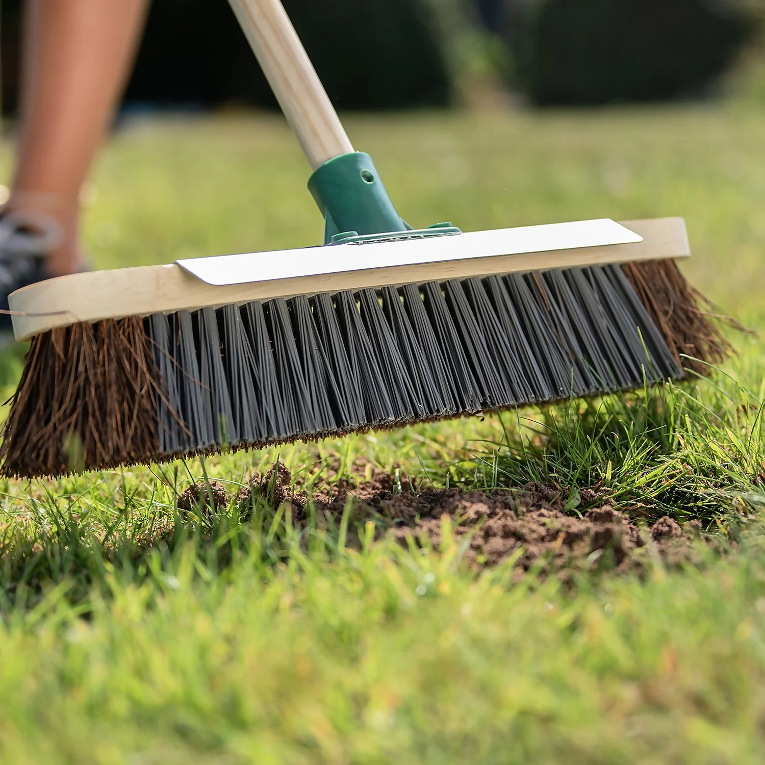 Gro-Sure Lawn Seeding Soil 25L 4 Gro-Sure Lawn Seeding Soil 25L - Image 4